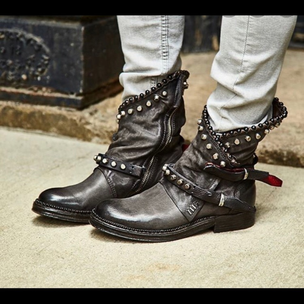 AS98 Vianne Black Leather Boots size 6